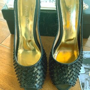 Brand New Beaded Anna Ricci Woven Mules Size 9